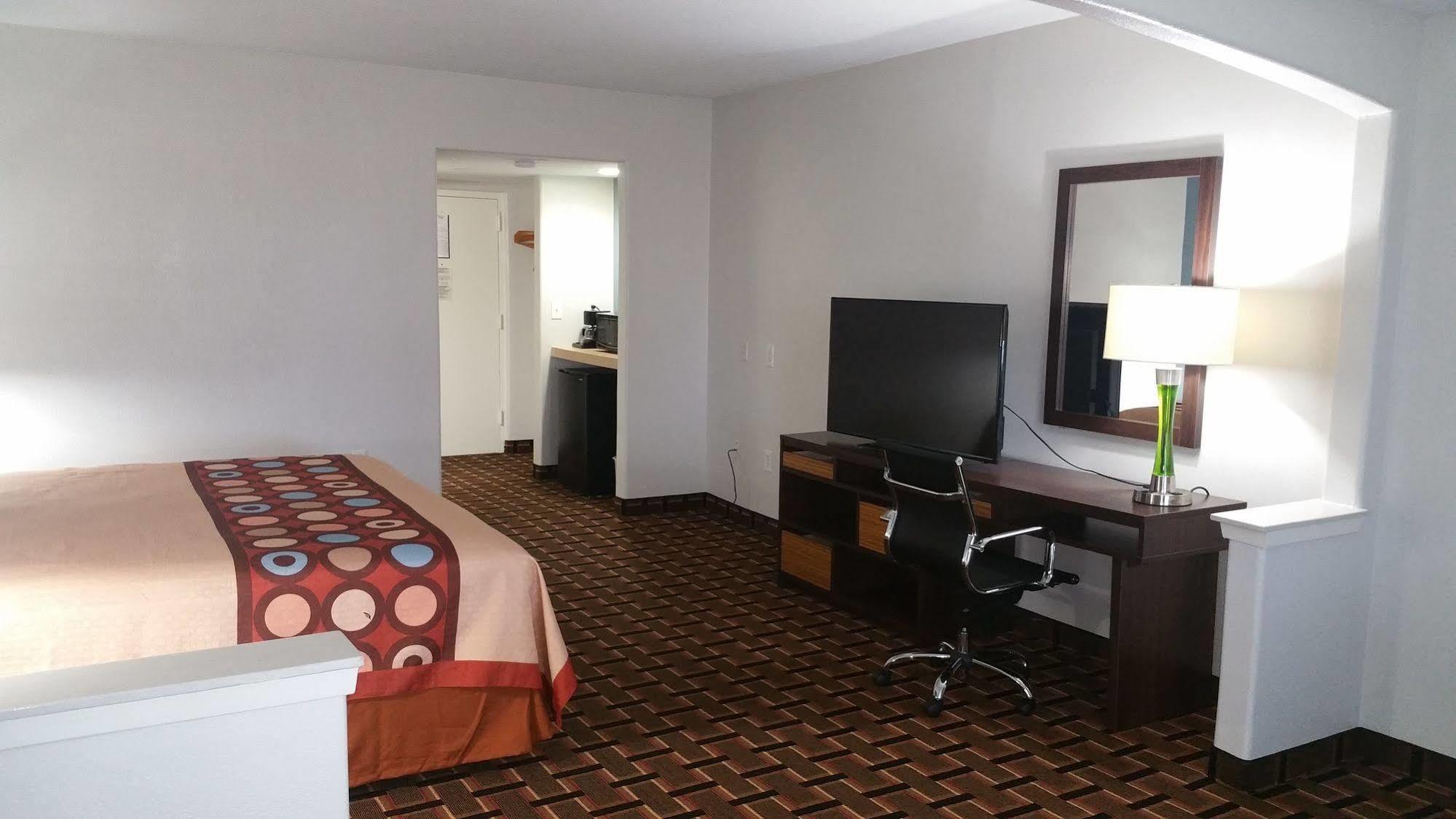 Quality Suites Houston Hobby Airport Exterior photo
